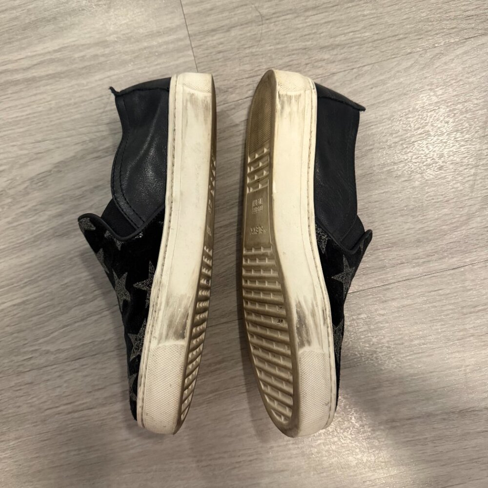 The Flexx‎ Slip on Sneakers - Picture 2 of 6